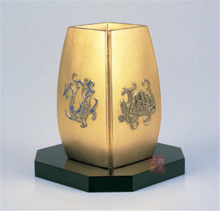 日本代购 金色風水花瓶摆件花道饰品插花 高冈铜器花瓶花器四神獣