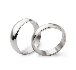 光面简约钛钢戒指不生锈不退色男士 女士不锈钢情侣对戒指环戒指