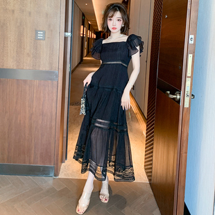 MIUCO爆款 优雅浪漫镂空连衣裙 小黑裙优雅方领荷叶袖