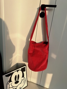 灯芯绒红色年款 斜挎包韩风红色包包节日氛围单肩包复古布袋水桶包