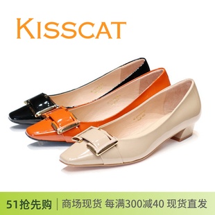 KISSCAT接吻猫2024新款 搭扣款 浅口亮漆牛皮低跟女单鞋 KA43503
