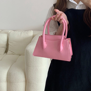 小众设计女包粉色小方包2022新款 洋气质感手提小包包简约斜挎包潮