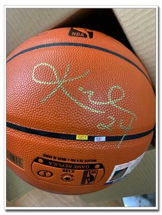 科比签名亲笔 斯伯丁篮球黑曼巴正品 打气筒 NBA比赛专用7号