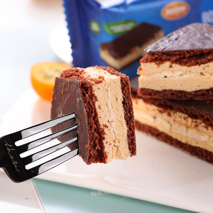 俄罗斯进口食品俄小淼云朵提拉米苏小零食巧克力奶油千层蛋糕整箱