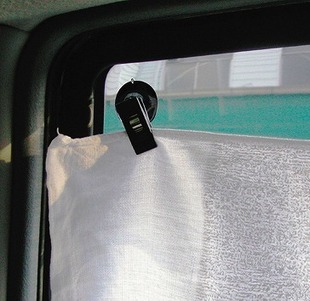 汽车挂钩车内多用途玻璃吸盘夹子车用家用创意票据窗帘夹车载用品