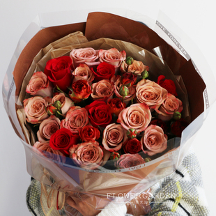 北京鲜花速递卡布奇洛巧克力泡泡红玫瑰混搭高级花束送女友送爱人