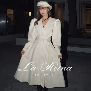 现货La Rein 大衣女 设计师2020秋冬新款 白色呢子波浪领裙摆式