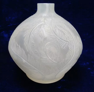 法国奢侈水晶莱俪Rene 收藏Plumes羽毛乳白水晶玻璃花瓶 Lalique版