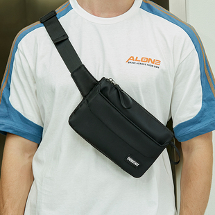 男士 多层设计斜挎包休闲手机包潮牌腰包轻便跑步运动胸包日系小包