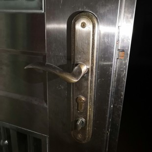 老式 不锈钢面板把手防盗门锁窄面板拉手孔距235大门锁房门执手锁