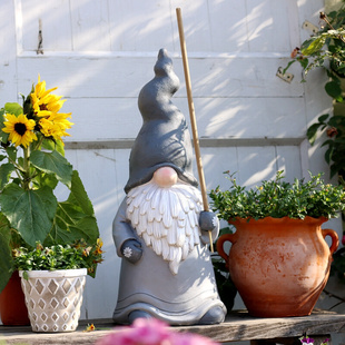 精地摆件人物小矮人花园庭院户外装 饰 民宿拍照具道 霍比特人背景