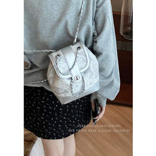 韩国银色双肩包包女士2024新款 链条背包百搭单肩水桶包旅行包 时尚
