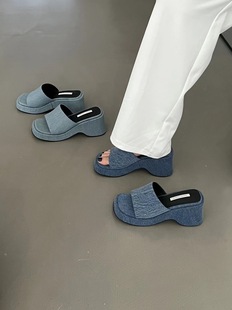 S春季 CHIC 牛仔布料舒适高级感 FUN 新品 坡跟拖鞋 ：韩国同款