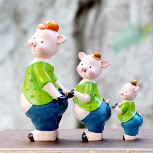 创意一家三口树脂娃娃工艺品猪卡通动物摆件客厅田园搁板小装 饰品