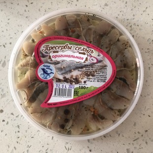 俄罗斯鱼罐头腌制鲱鱼油浸鱼片即食食品180克