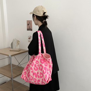粉红色豹纹包大容量托特包动物纹帆布包女单肩手提包2021新款