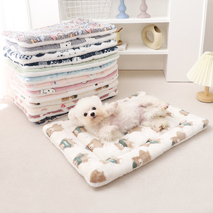 狗狗垫子加厚加绒比熊睡觉防着凉地垫多尺寸法兰绒毛毯小型犬通用