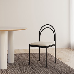 北欧餐椅设计师创意餐厅个性 书椅子极简金属黑色艺术靠背梳妆椅