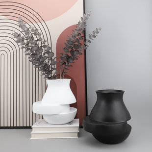 现代极简创意错位设计艺术花瓶样板房客厅插干花器装 饰树脂工艺品