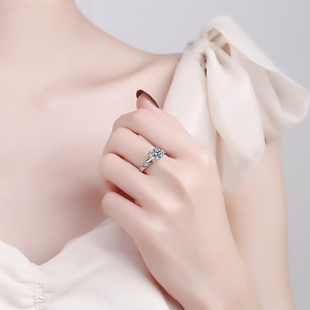 四爪镶嵌莫桑石牛头戒指女款 气质设计感求婚结婚开口指环 ins时尚