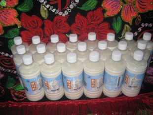 20斤马奶顺丰空运 包邮 牧场直供新疆哈萨克族全 新鲜现挤马奶原奶