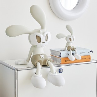 创意潮玩儿童房戴面具兔子坐姿摆件家居客厅电视柜沙发旁软装 饰品