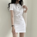 白色圆领t恤连衣裙女短袖 2024夏新款 百搭打底裙子 修身 显瘦中长款